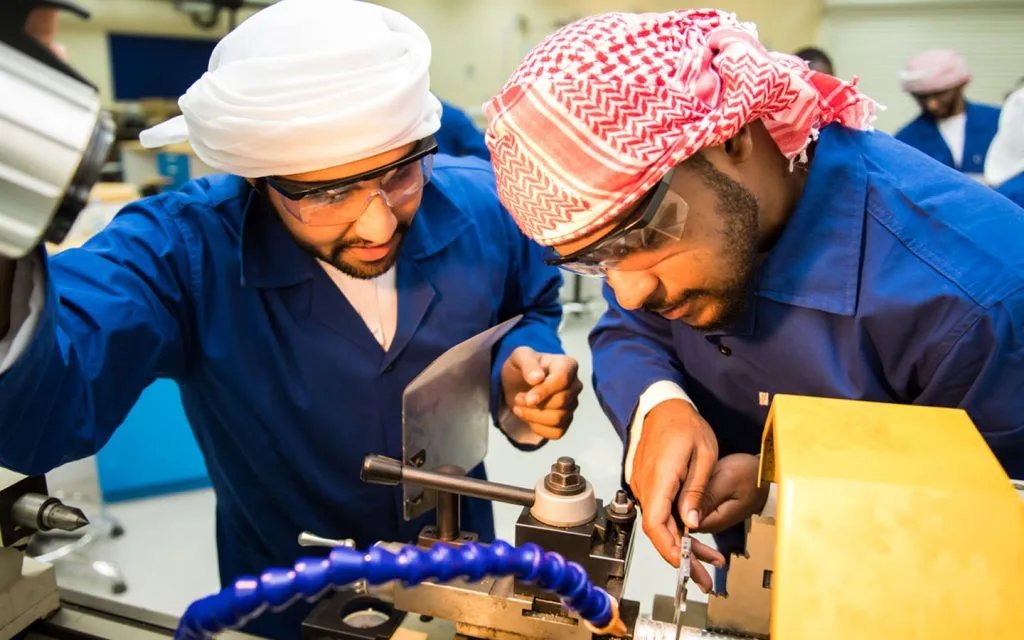شروط القبول لطلبة من خريجي المدارس الثانوية