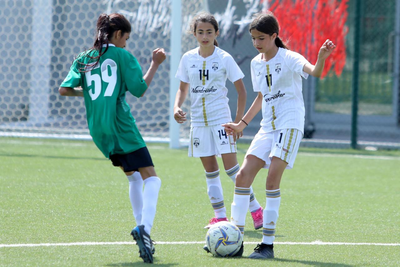 شروط الانضمام إلى فريق كرة القدم في الإمارات