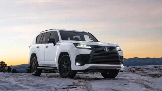 سعر سيارة لكزس في السعودية