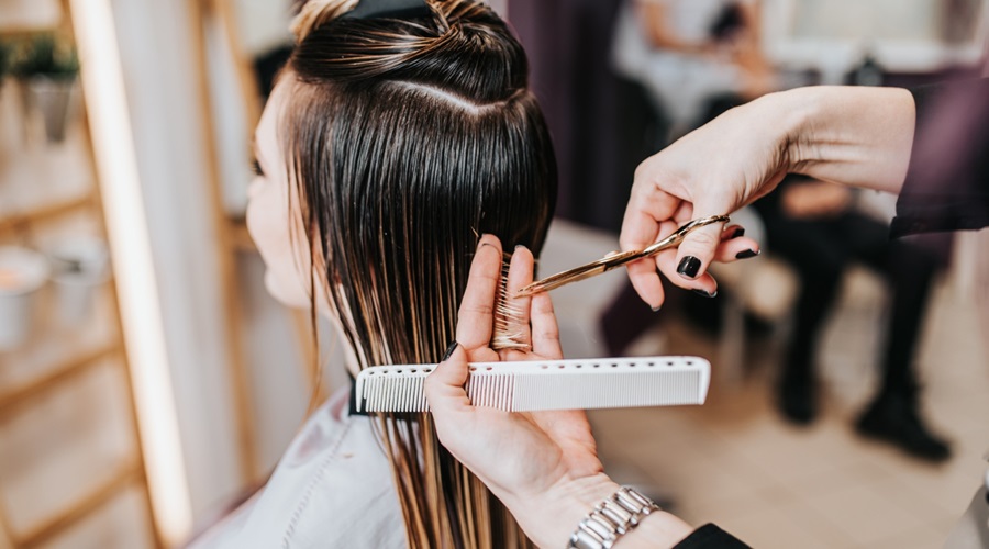 الأيام المثالية لقص الشعر بناءً على دورة القمر