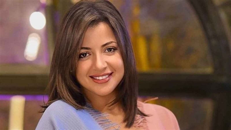 إصابة منى فاروق بشلل في المعدة؛ إليك السبب والتفاصيل