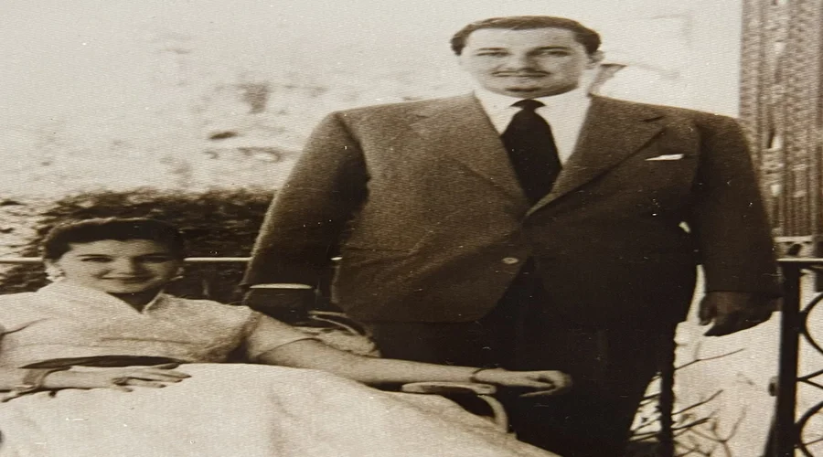 السيرة الذاتية منى الصلح