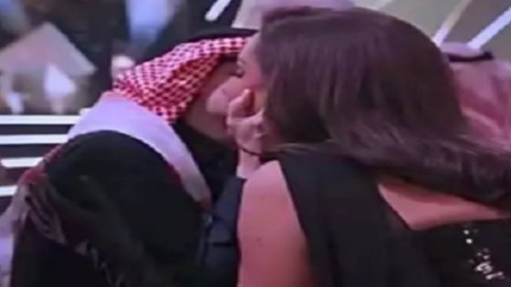 صور عبدالمجيد عبدالله يقبل أنغام