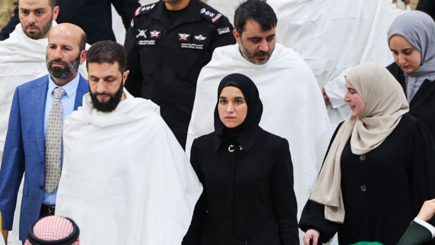 زوجة أحمد الشرع، صور لطيفة الدروبي في أول ظهور لها