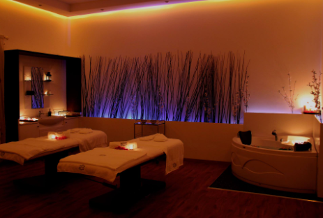 وافدين يمارسون الرذيلة في جدة داخل مركز للمساج