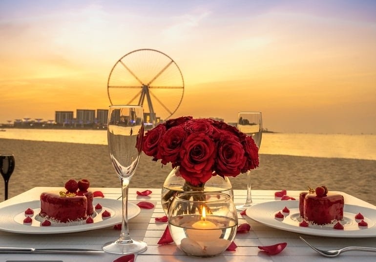 أفضل عروض عيد الحب في دبي 2025