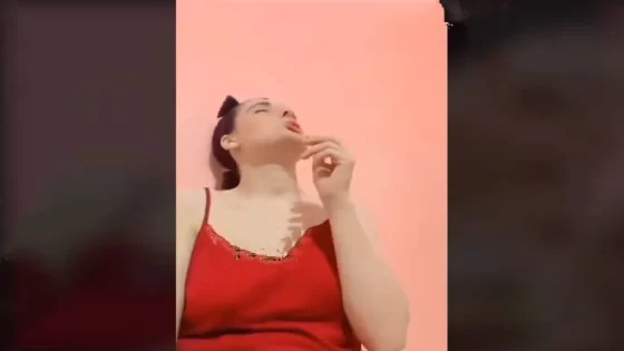 مقطع فضيحة دنيا سطايفية والجزر