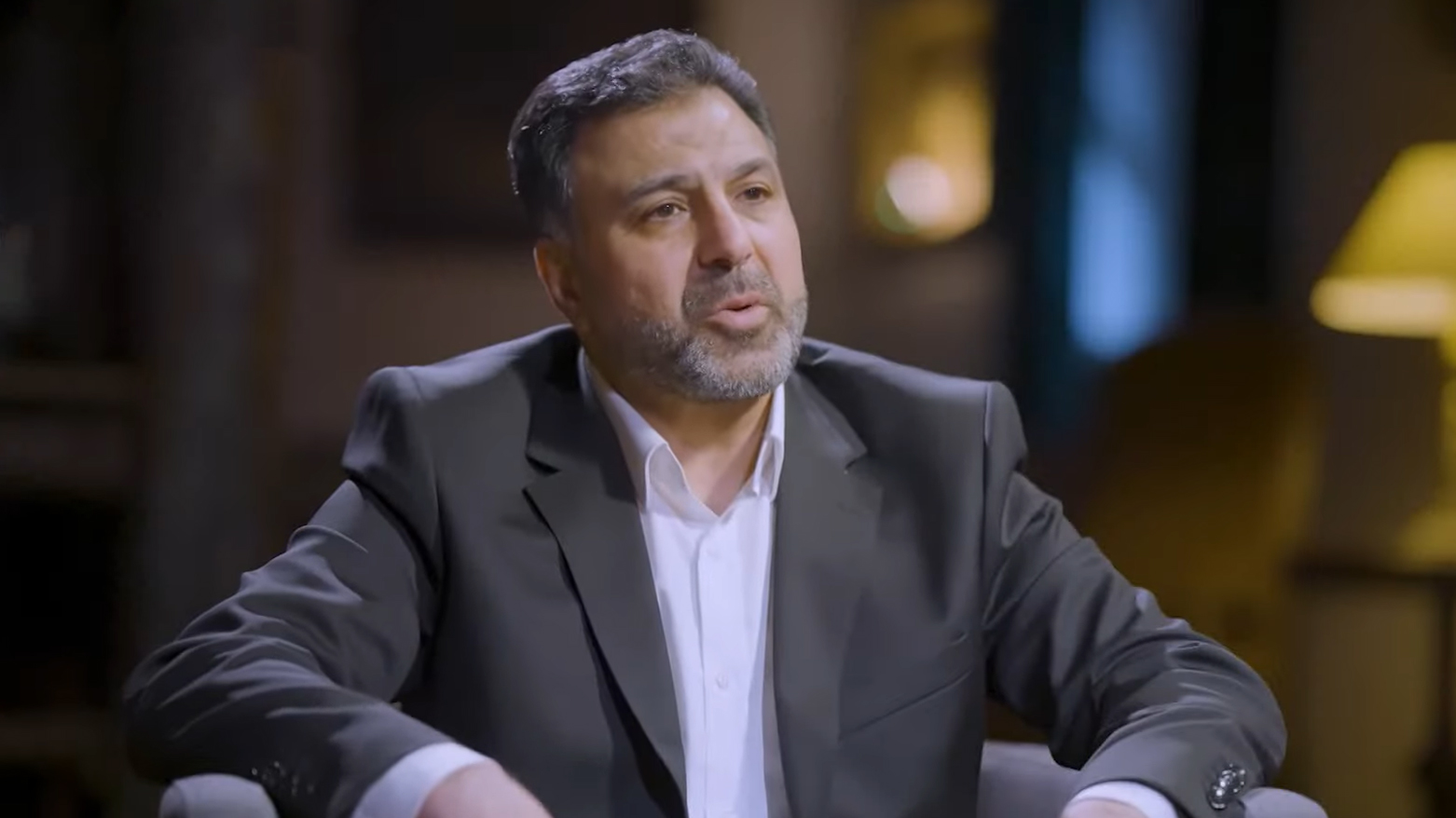 مشاهدة مقابلة قيصر سوريا الذي سرب جرائم نظام الأسد 2025 كاملة بدون حذف